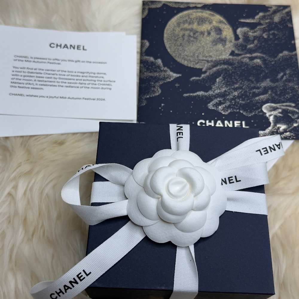NEW Chanel Moon Paper Weight And Moon Autumn Festival Card RARE